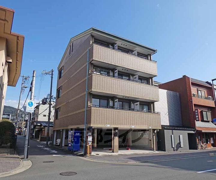 京都府京都市東山区夷町の賃貸マンションの外観