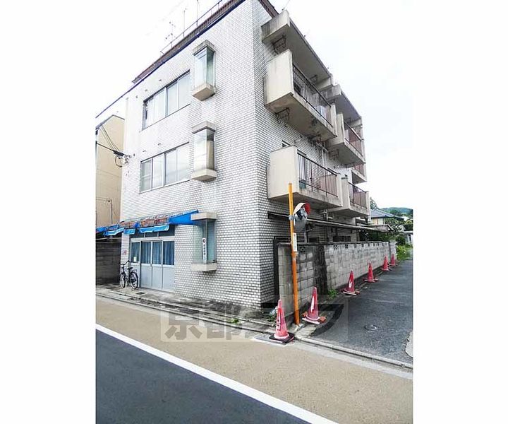 京都府京都市東山区本町18丁目の賃貸マンションの外観
