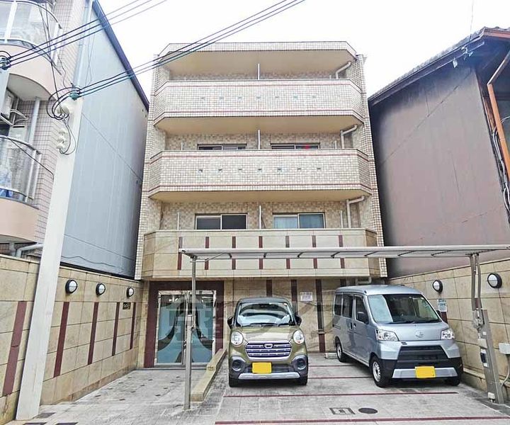 京都府京都市東山区本町新5丁目の賃貸マンションの外観