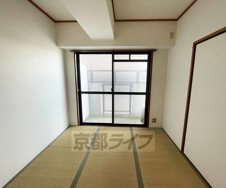 メゾン・ド・フローラの居間