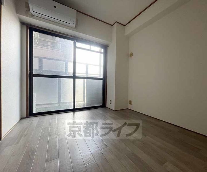 メゾン・ド・フローラの居間