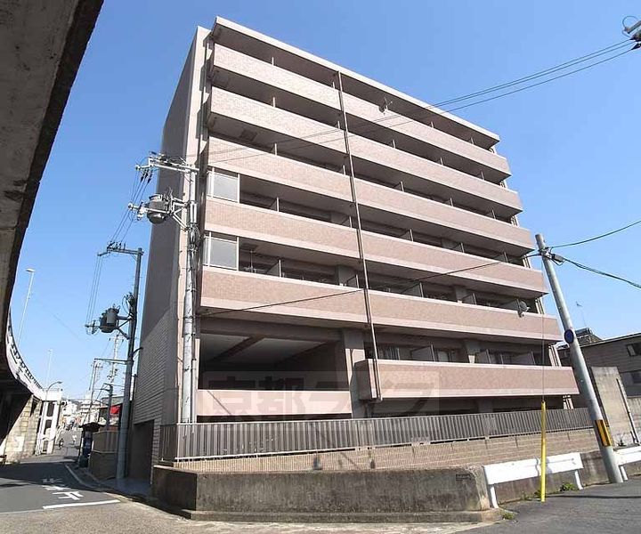 京都府京都市南区東九条河西町の賃貸マンションの外観