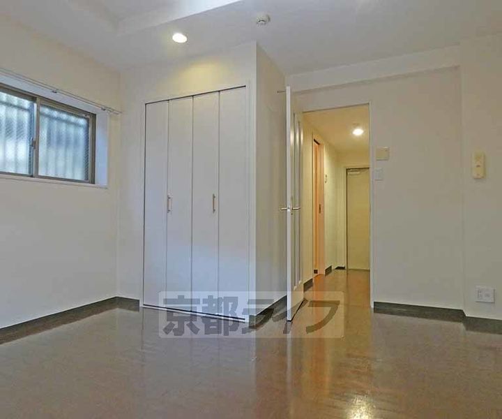 クリオジーテ七条の居間