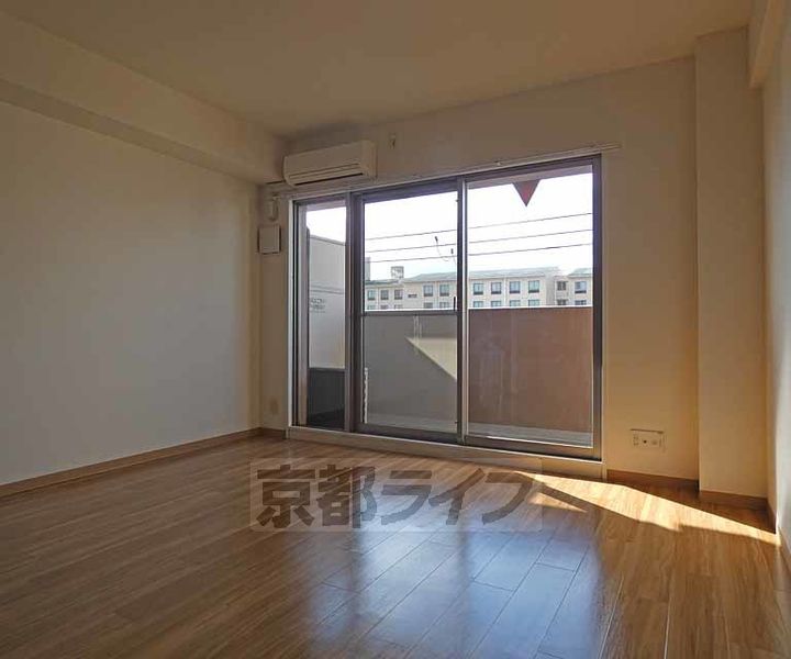 Vita Rosa京都603の居間