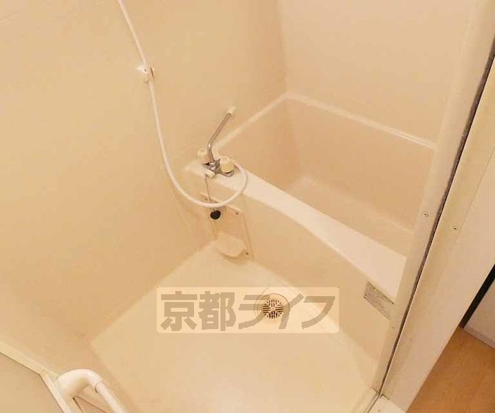 京都府京都市東山区泉涌寺雀ケ森町の賃貸マンションの風呂