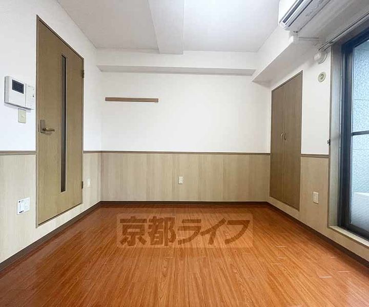 ジュネス京都の居間