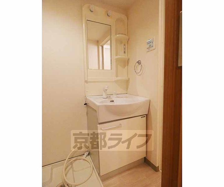 WEST9 Mirrorの内装