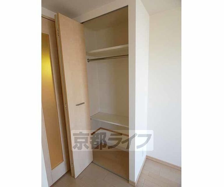 京都府京都市下京区西七条南東野町の賃貸マンションの内装