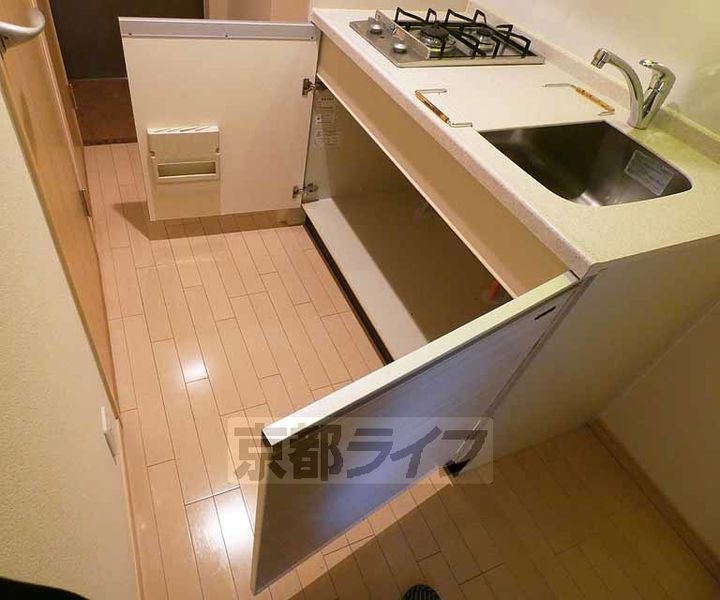 京都府京都市下京区西七条南東野町の賃貸マンションの内装