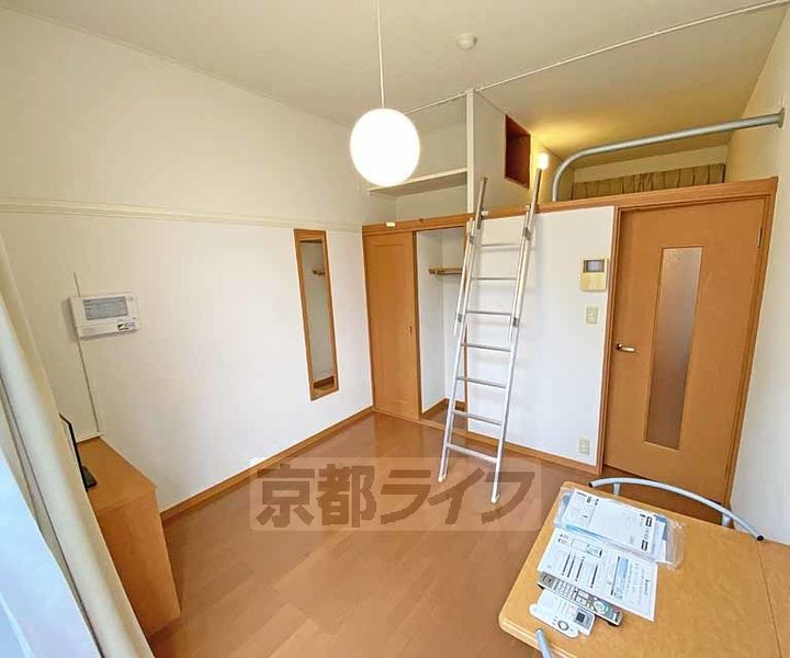 京都府京都市下京区油小路通五条上る上金仏町の賃貸アパートの居間