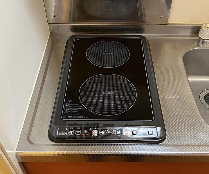 京都府京都市下京区油小路通五条上る上金仏町の賃貸アパートのキッチン