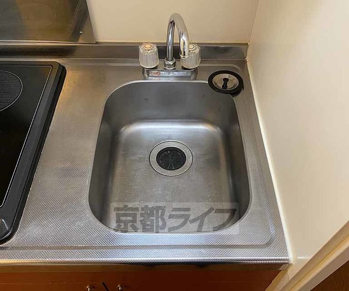 京都府京都市下京区油小路通五条上る上金仏町の賃貸アパートのキッチン