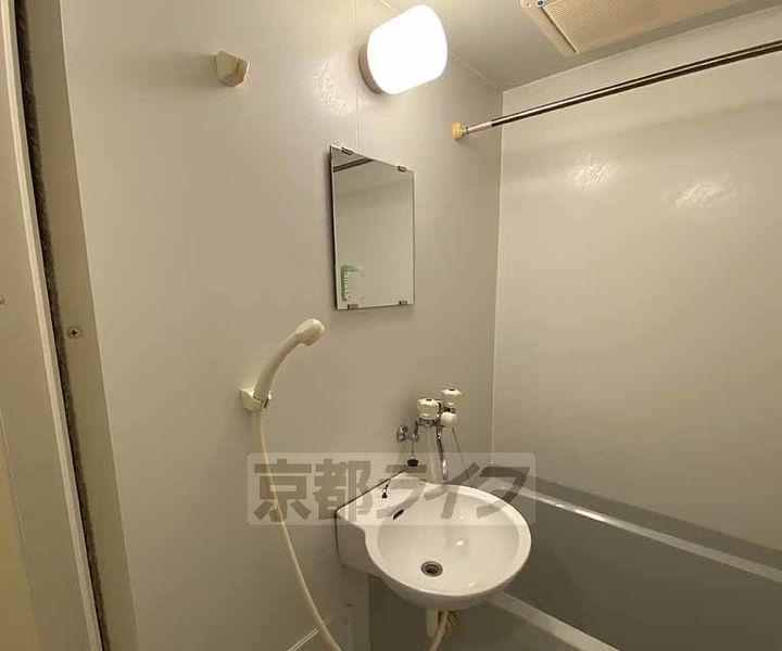 京都府京都市下京区油小路通五条上る上金仏町の賃貸アパートの内装