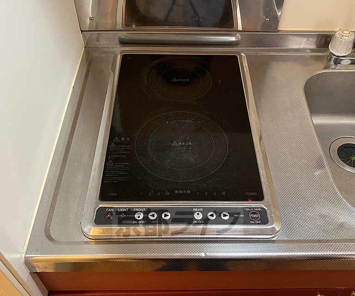 京都府京都市下京区油小路通五条上る上金仏町の賃貸アパートのキッチン