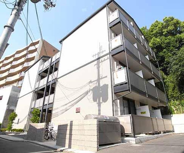 京都府京都市東山区福稲高原町の賃貸アパートの外観