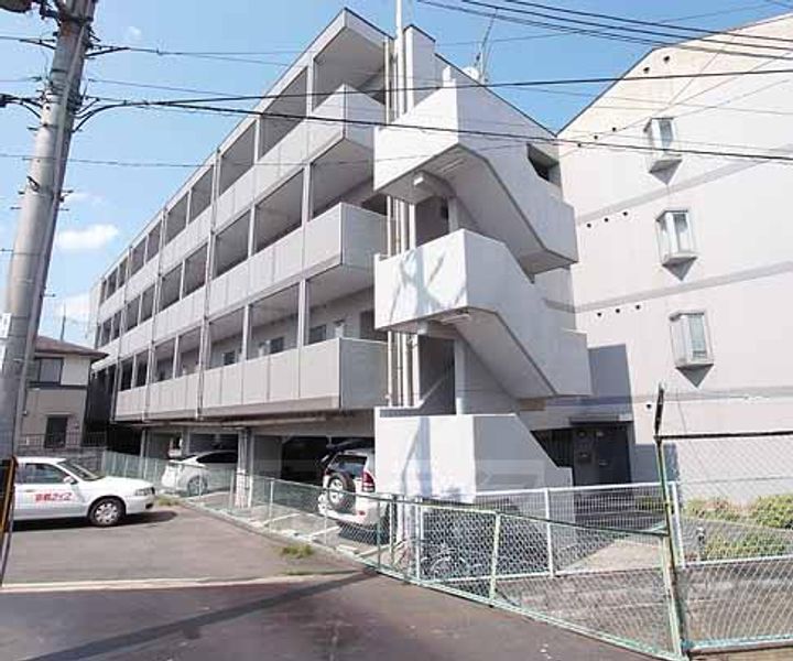 京都府宇治市小倉町の賃貸アパートの外観