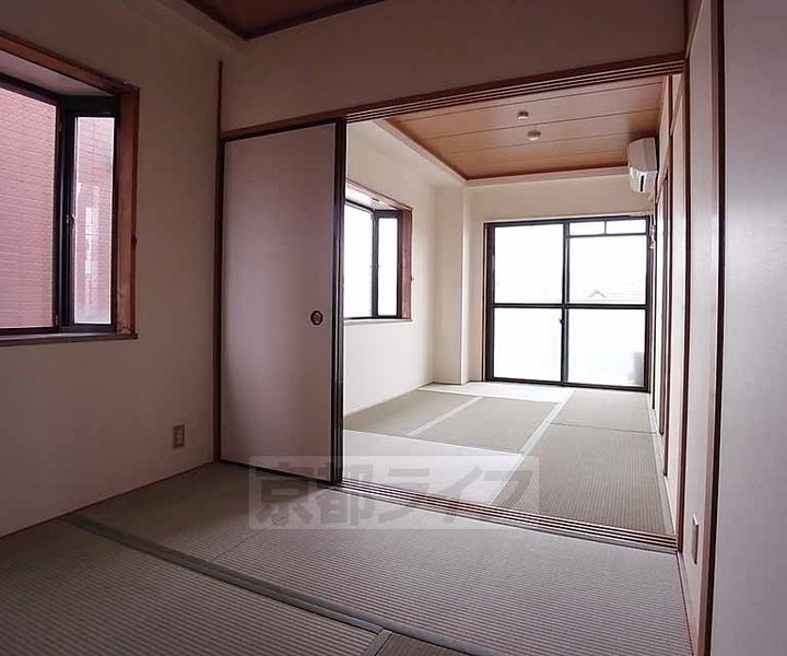 脇田建設ビル311の居間