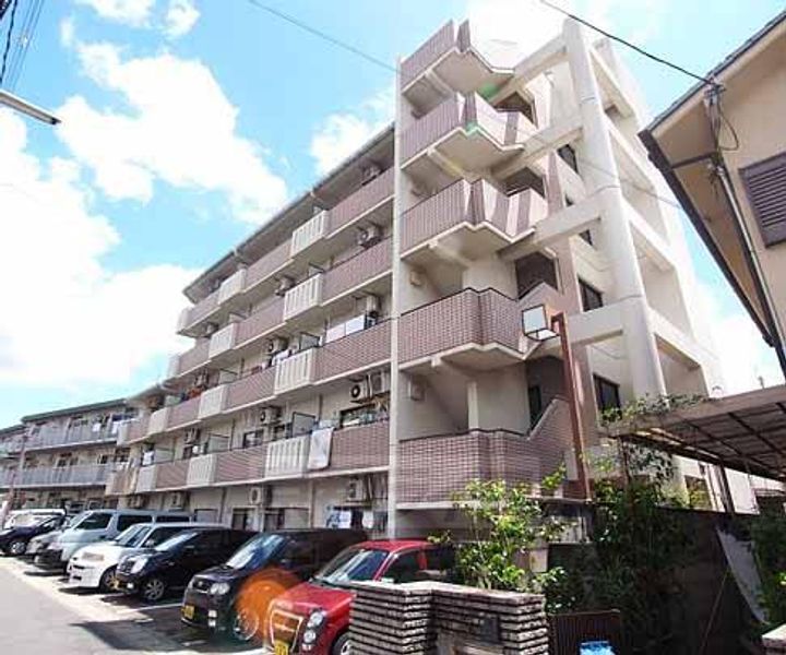 京都府宇治市五ヶ庄梅林の賃貸マンションの外観
