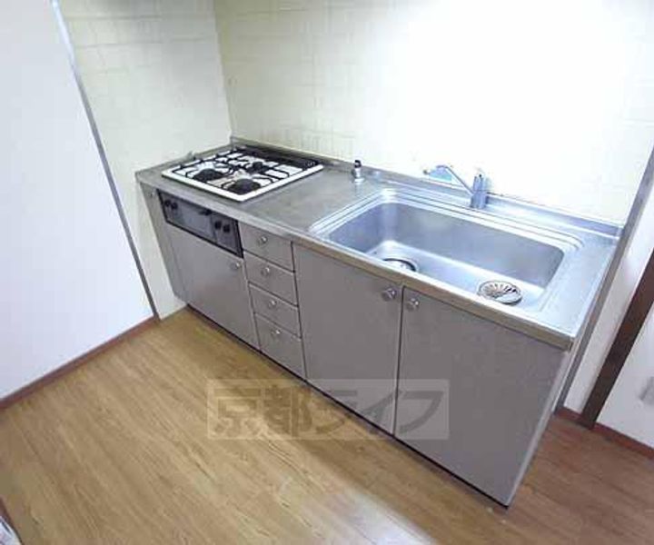 京都府宇治市五ヶ庄梅林の賃貸マンションのキッチン