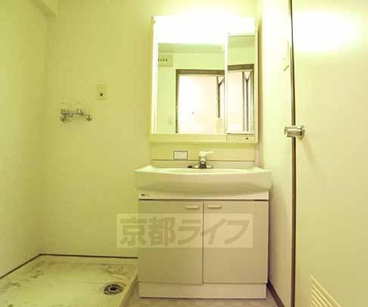 京都府宇治市五ヶ庄梅林の賃貸マンションの内装