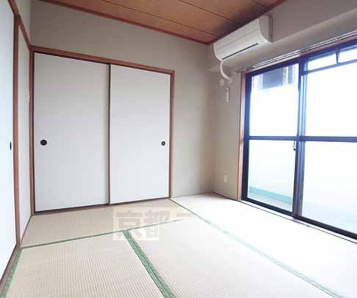 京都府宇治市五ヶ庄梅林の賃貸マンションの居間