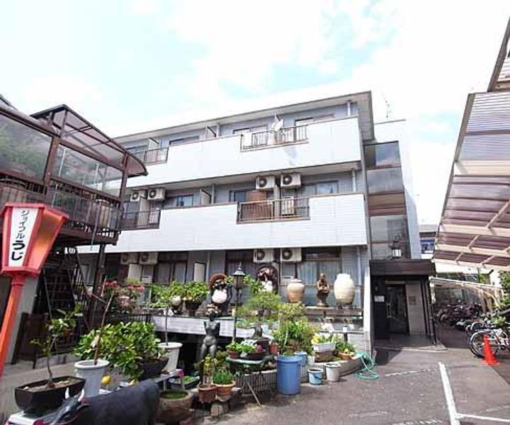 ジョイフルうじ308の外観