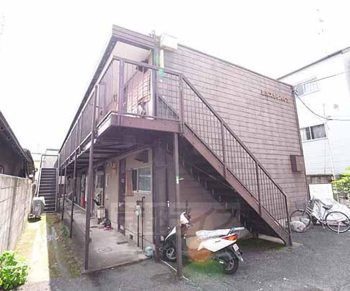 里尻スカイハイツ201の外観
