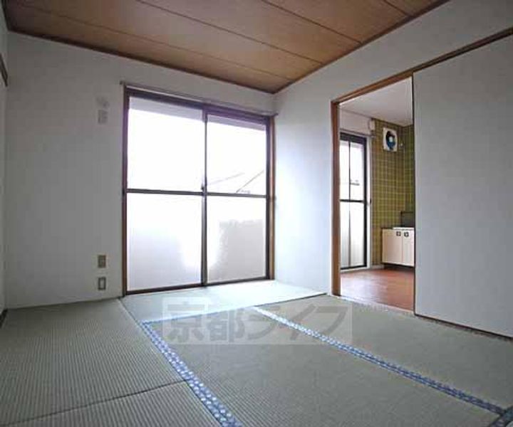 サンハイツフジタD-101の居間