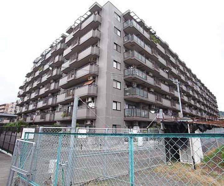 京都府宇治市木幡西浦の賃貸マンションの外観