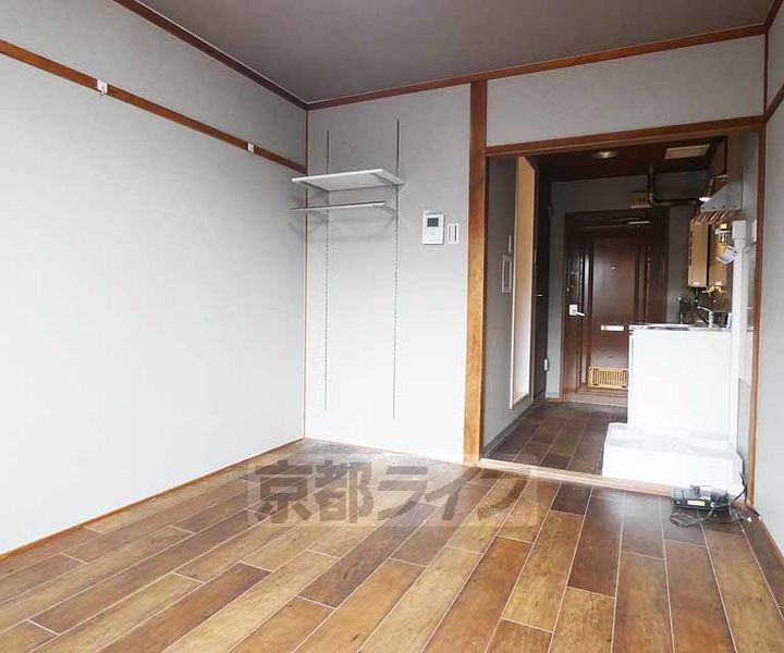 サニーハウス堀202の居間