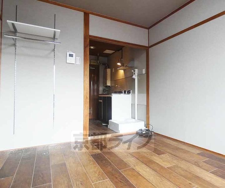 サニーハウス堀202の居間