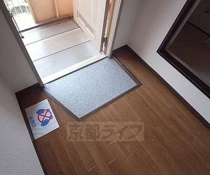 京都府京都市左京区修学院鹿ノ下町の賃貸アパートの玄関