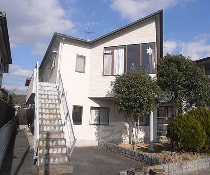 京都府京都市左京区岩倉南河原町の賃貸アパートの外観