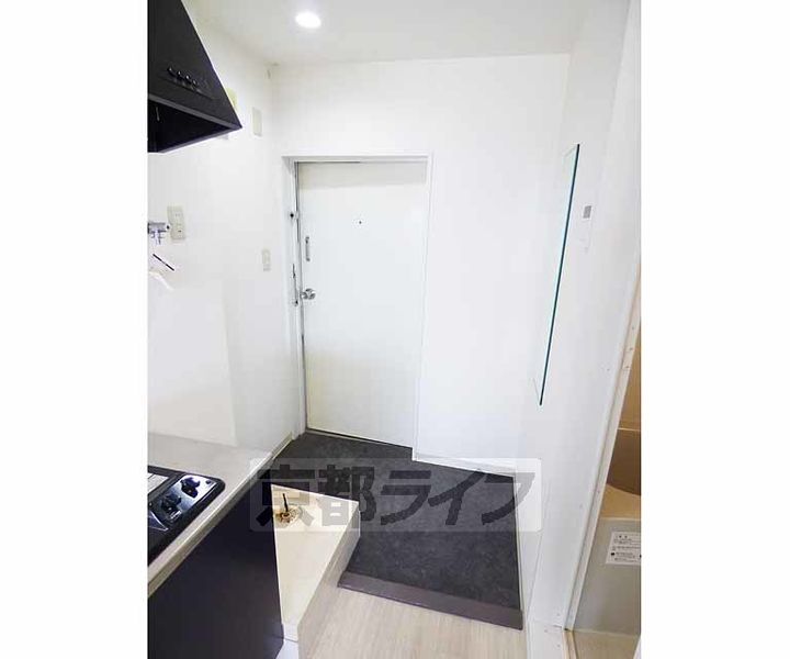 プレイル北大路ビル409の玄関