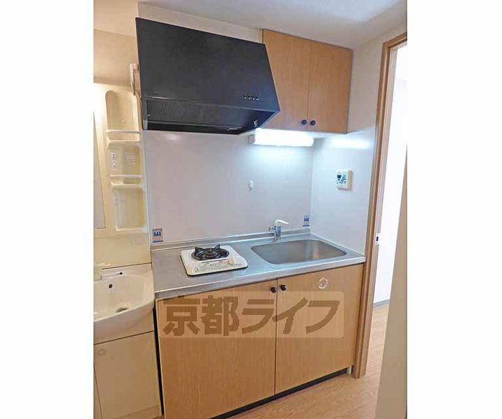 京都府京都市上京区桝屋町の賃貸マンションのキッチン