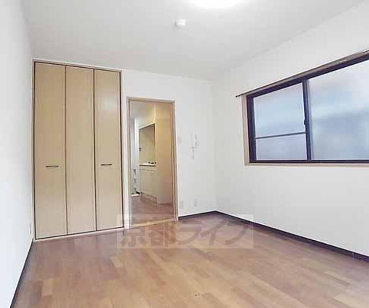 アミティ北白川301の居間