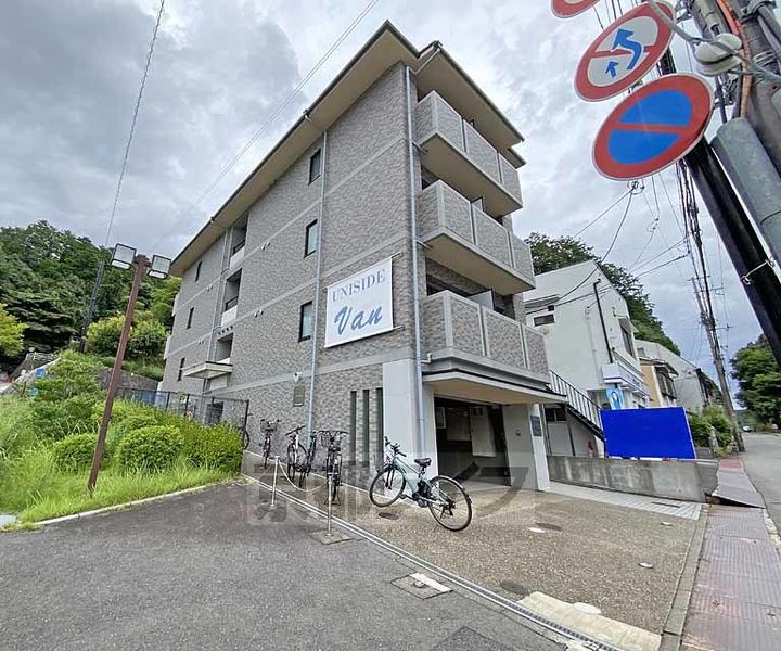 京都府京都市北区上賀茂神山の賃貸マンションの外観