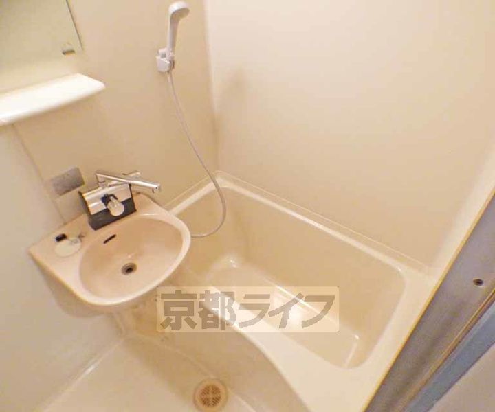 京都府京都市北区上賀茂神山の賃貸マンションの風呂