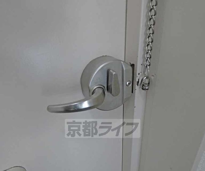 京都府京都市上京区笹屋町通浄福寺西入の賃貸マンションの玄関