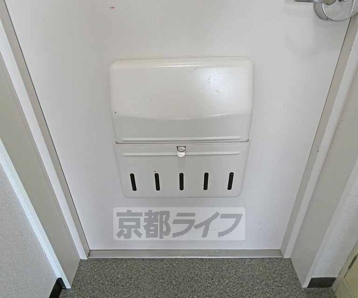 京都府京都市上京区笹屋町通浄福寺西入の賃貸マンションの玄関