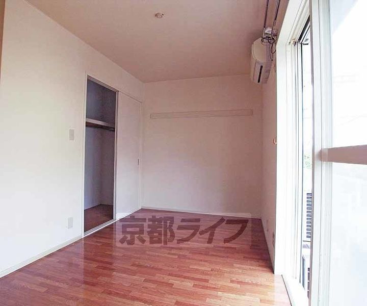 京都府京都市左京区一乗寺庵野町の賃貸アパートの居間