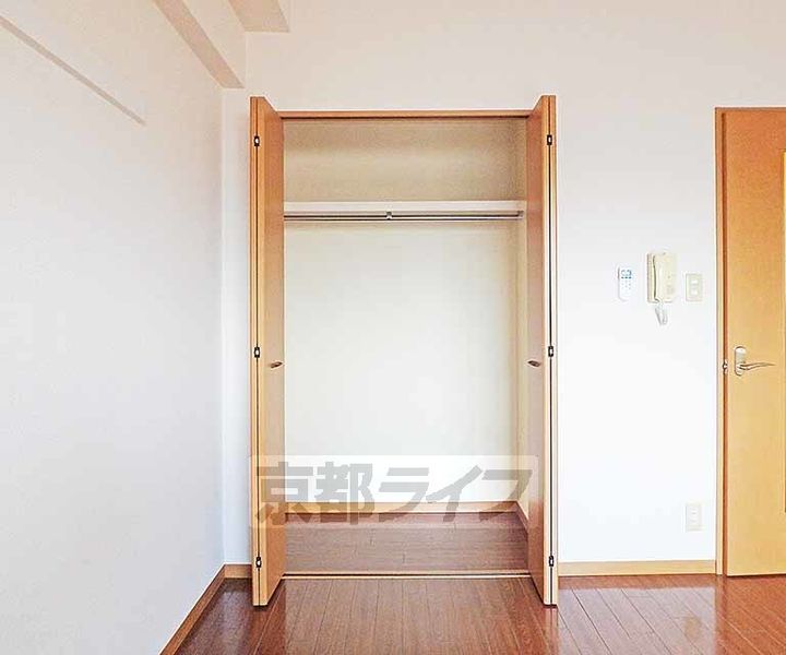 京都府京都市北区紫竹東桃ノ本町の賃貸マンションの内装