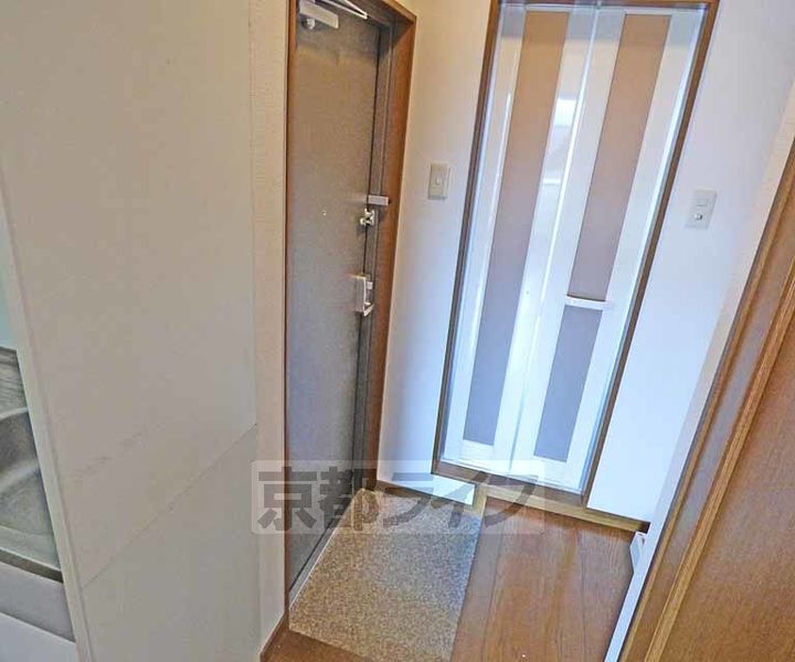 京都府京都市北区上賀茂豊田町の賃貸マンションの玄関