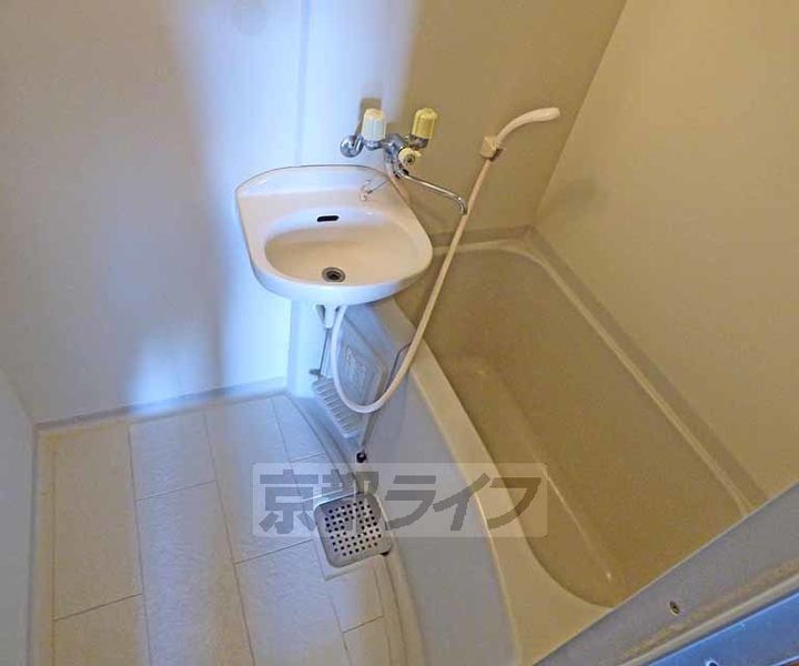 京都府京都市北区上賀茂豊田町の賃貸マンションの風呂