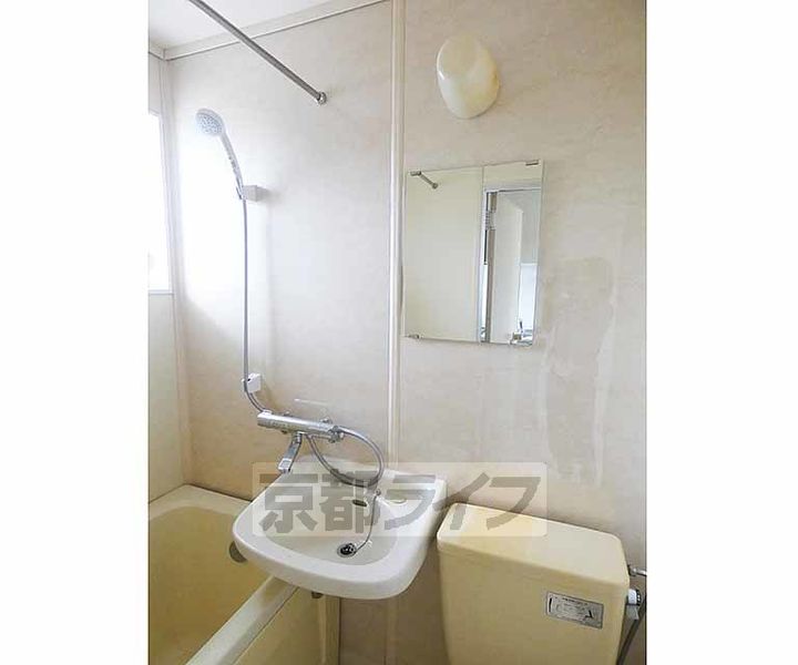 京都府京都市左京区修学院石掛町の賃貸アパートの内装