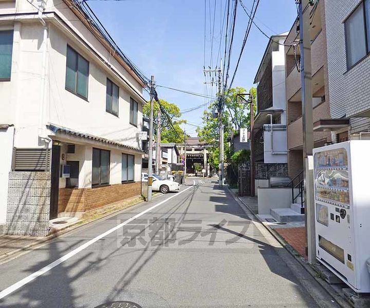 京都府京都市上京区上御霊前通烏丸東入上御霊前町の賃貸マンションの周辺