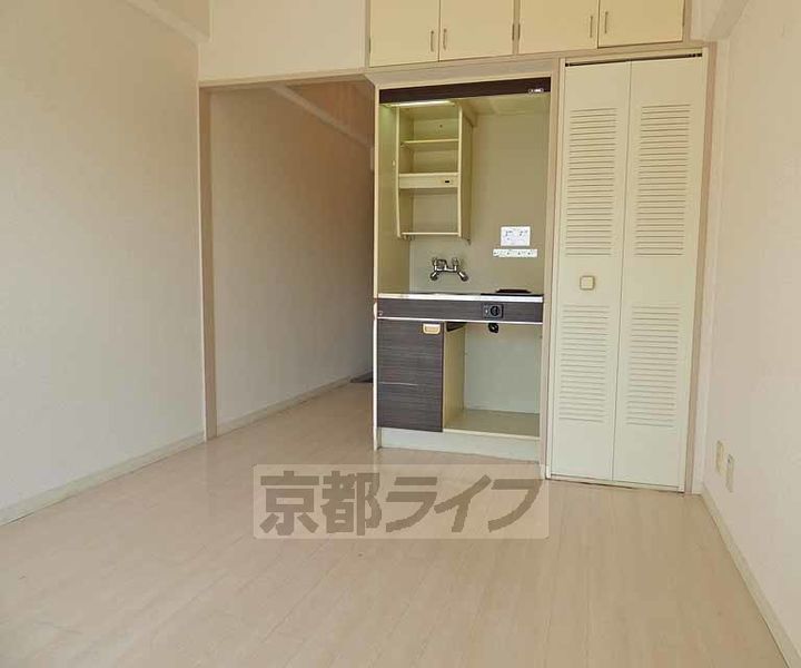 メゾンカミゴリョー409の居間
