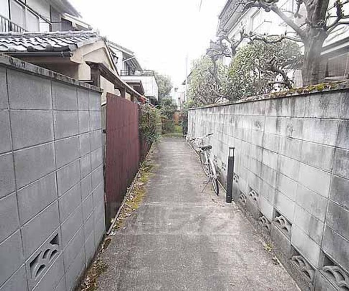京都府京都市左京区北白川西伊織町の賃貸アパートの周辺