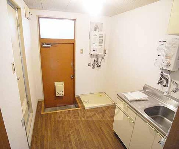 京都府京都市左京区北白川西伊織町の賃貸アパートの玄関