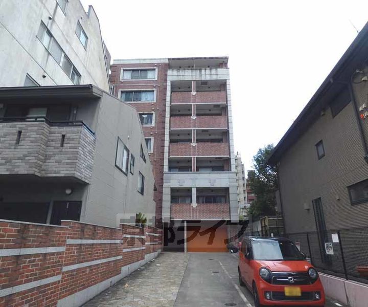京都府京都市上京区西町の賃貸マンションの外観